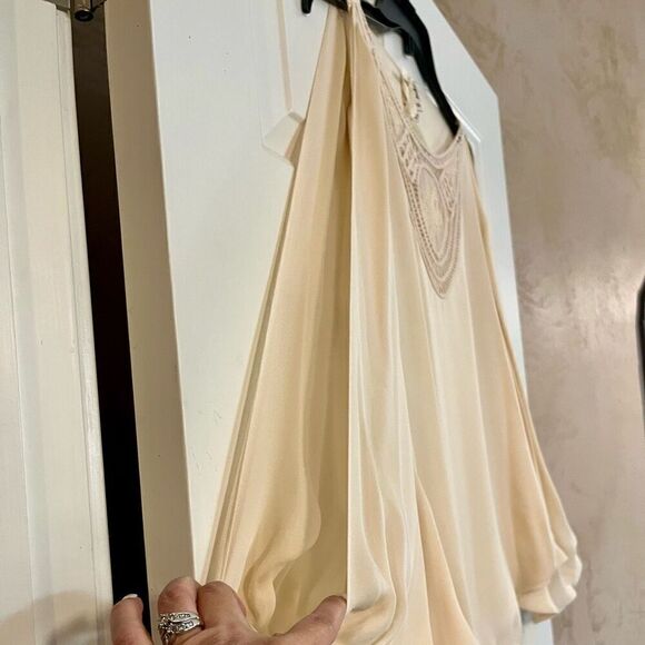 NWT Haute Hippie Bat Wing Embroidery Blouse 100% Silk XS - Picture 3 of 13